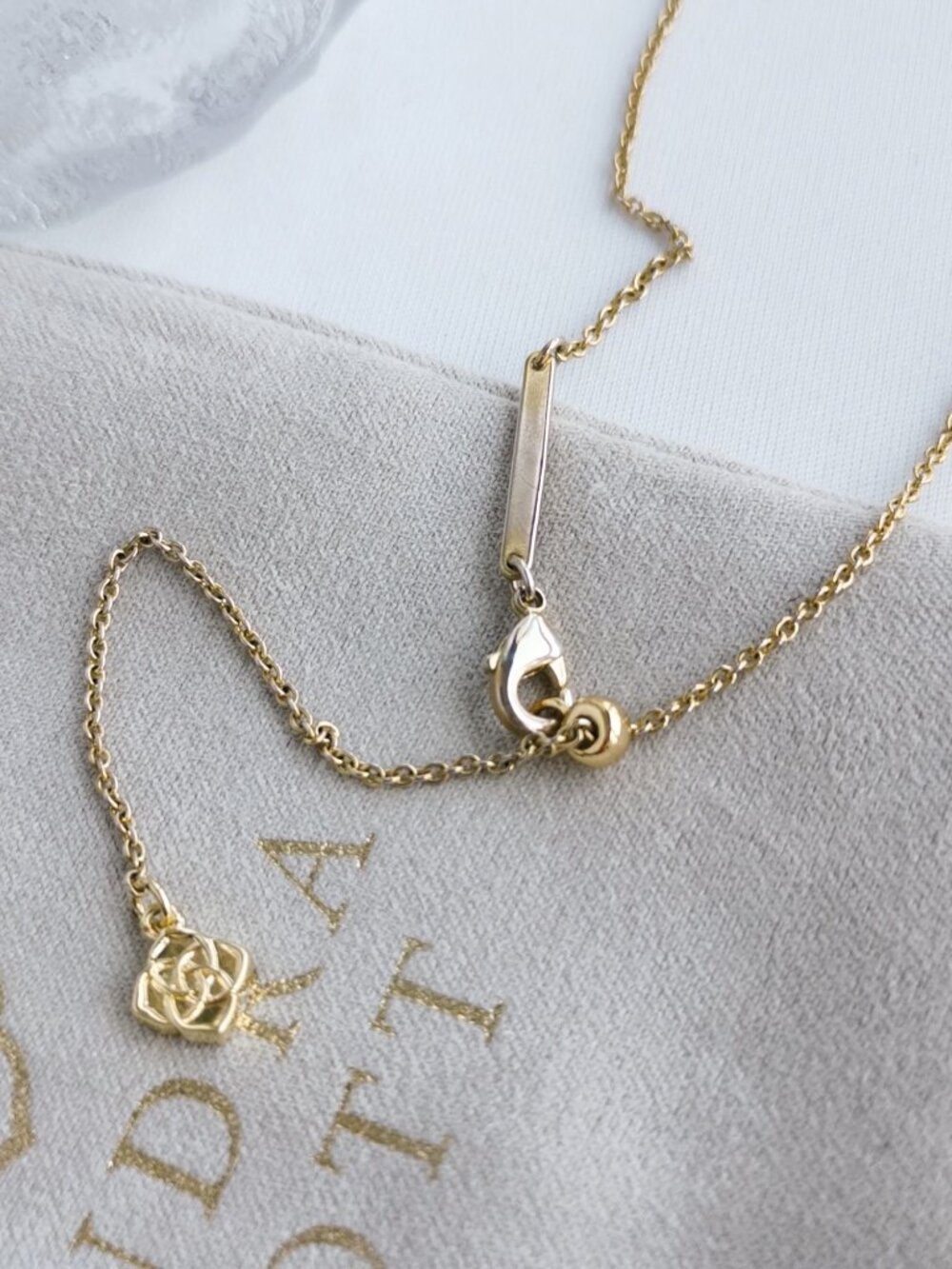 Kendra Scott Necklace Elisa Unicorn Gold Short Pendant Necklace - Picture 3 of 4